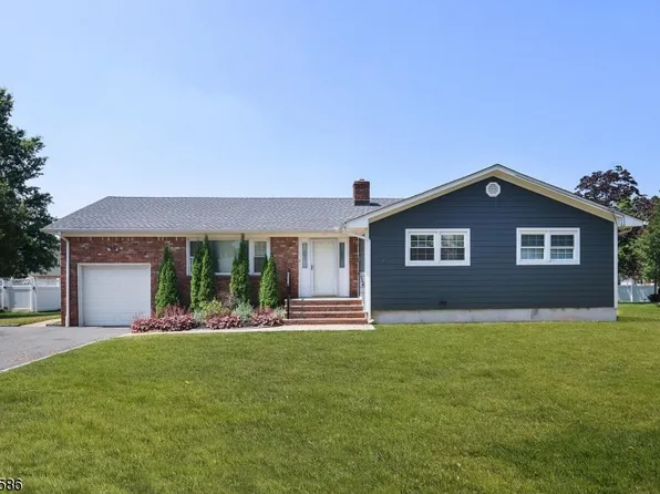 40 Lance Dr, Clark Twp., NJ 07066
