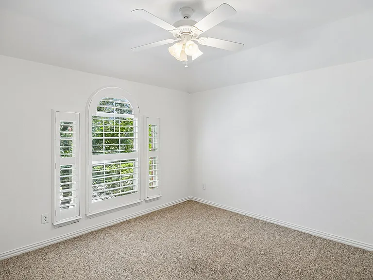 1613 Long Prairie Ct — Photo 36