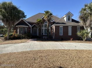 503 N Shore Dr, Sneads Ferry, NC 28460