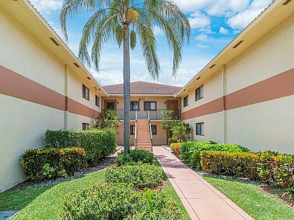 3rd image of 15234 Lakes Of Delray Boulevard #275