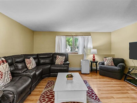 5th image of 25 Harris Driftway St APT 6