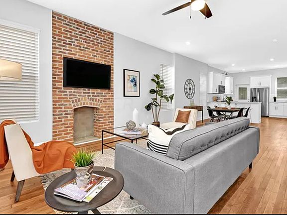 2nd image of 434 Oakwood Ave