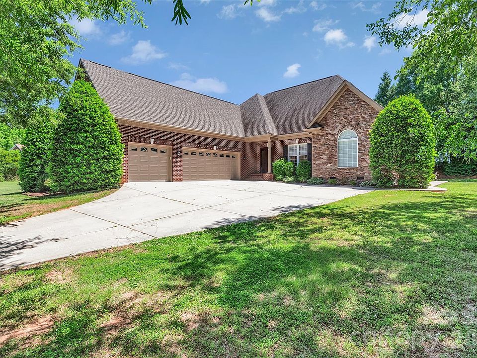 1st image of 8007 Fletcher Ct