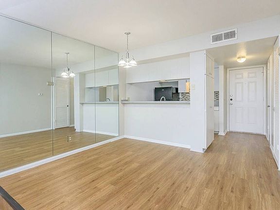 3rd image of 135 Lamar Ave NW #1A