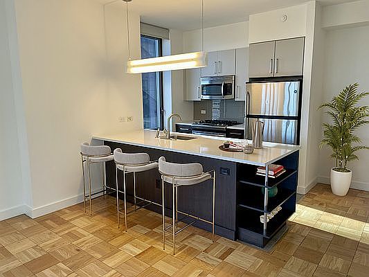 3rd image of 312 11th Ave APT 7P