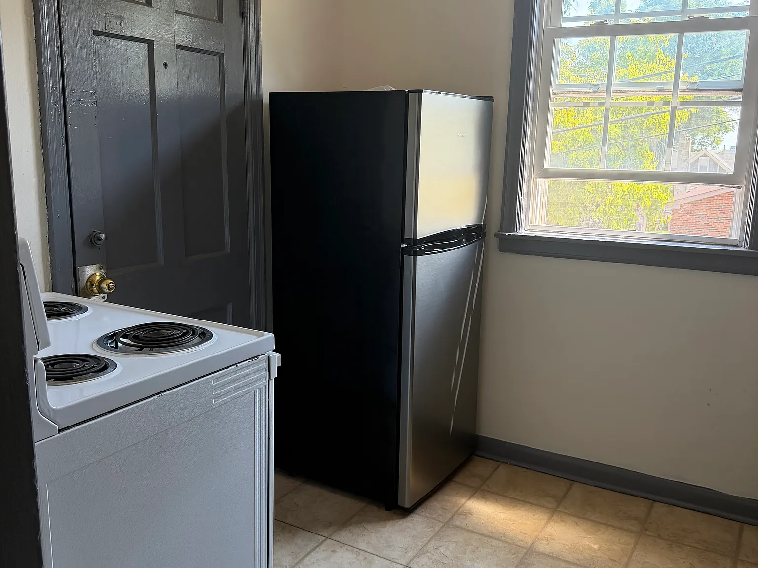2 bed, 750 sqft, $1,500 — Photo 3
