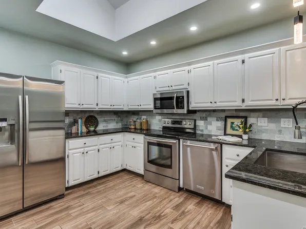 2914 HUNTERS STREAM ST, San Antonio, TX 78230