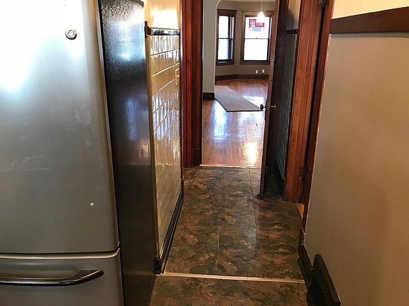3rd image of 1116 N Damen Ave #1