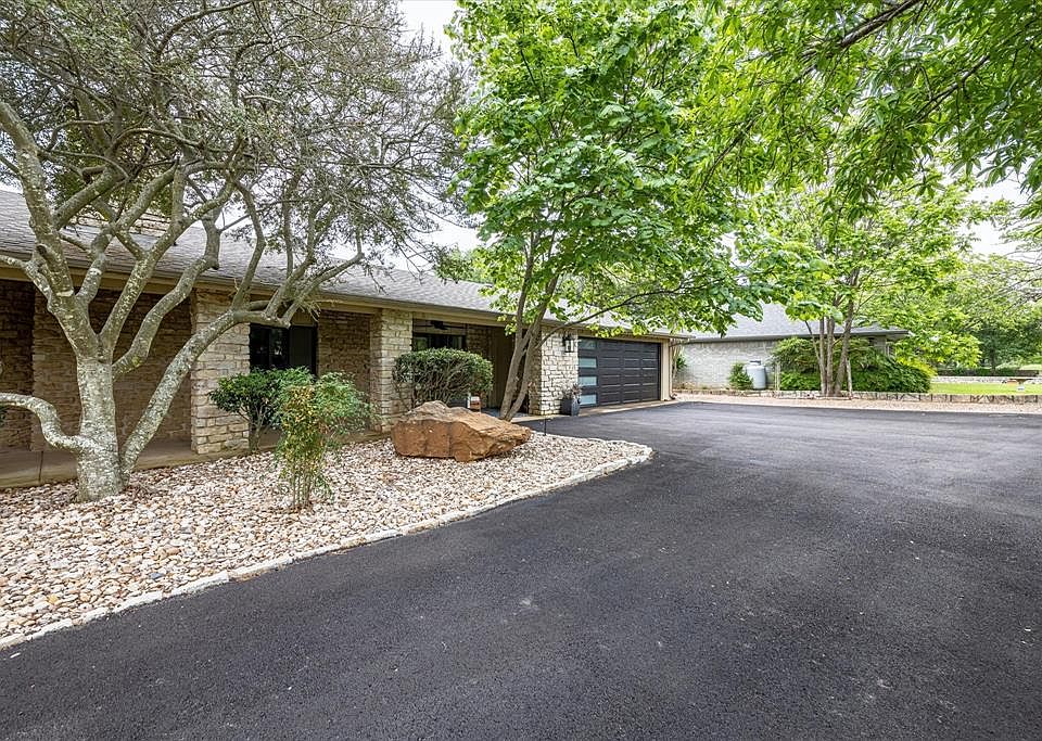 3900 Fairway Dr, Granbury, TX 76049 MLS 20209981 Zillow