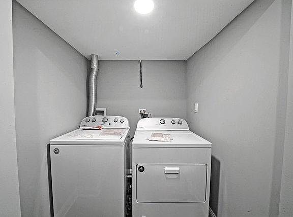 5th image of 1434 S Avers Ave #1