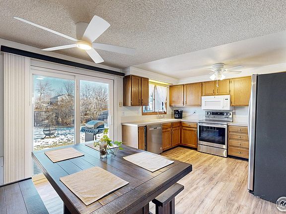 3rd image of 367 Hawthorn Dr