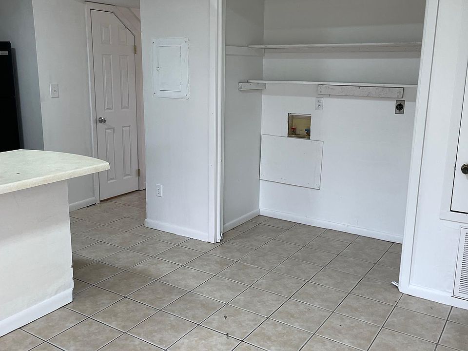 Kitchen/Laundry