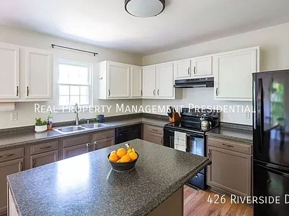 2nd image of 426 Riverside Ave