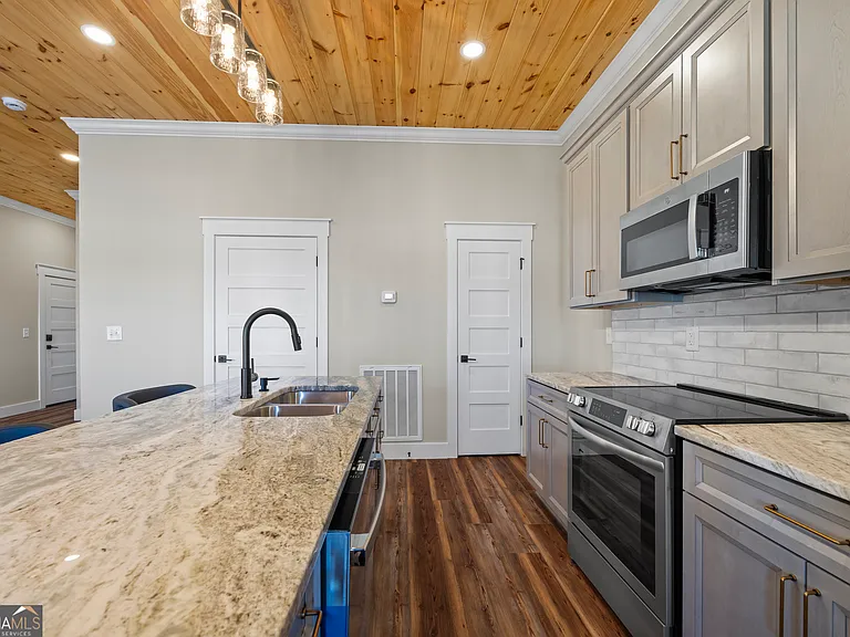 958A Church St — Photo 11