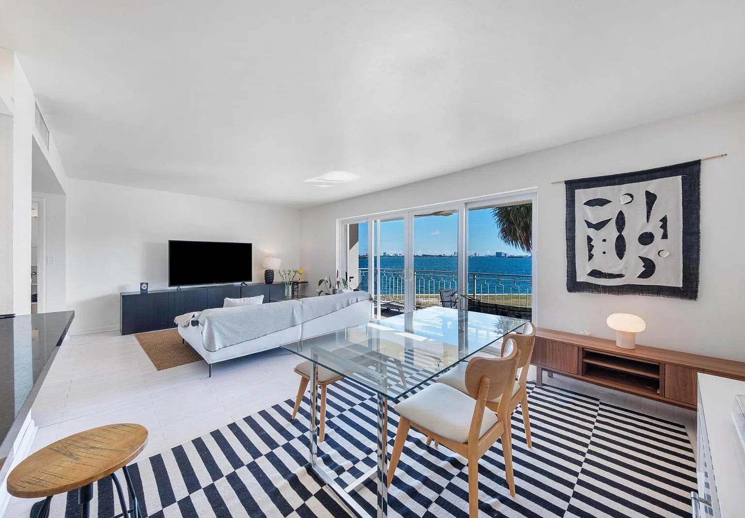 1 bed, 1000 sqft, $2,500 — Photo 1