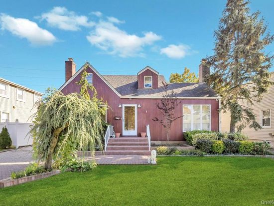 149 Foster Avenue, Valley Stream, NY 11580