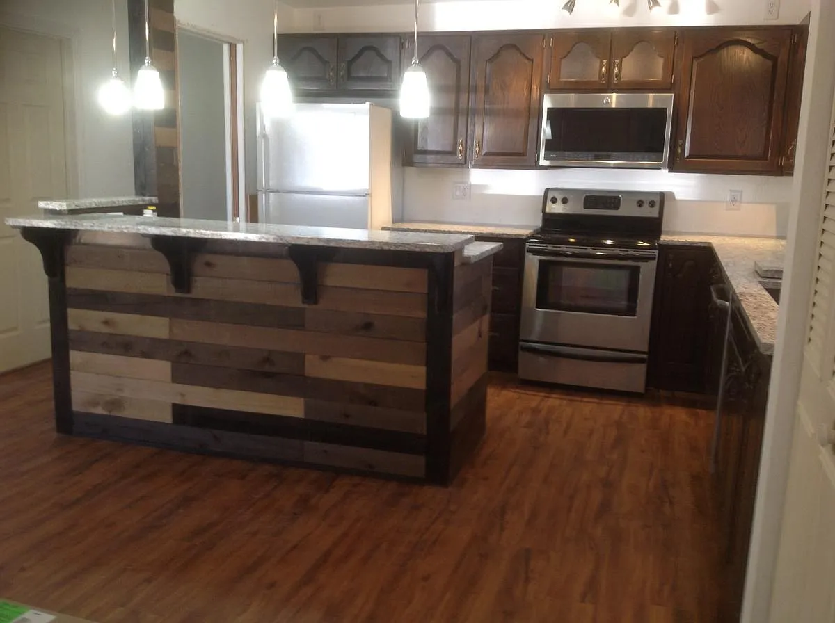 3 bed, 1.5 bath, 1100 sqft, $1,900 — Photo 2