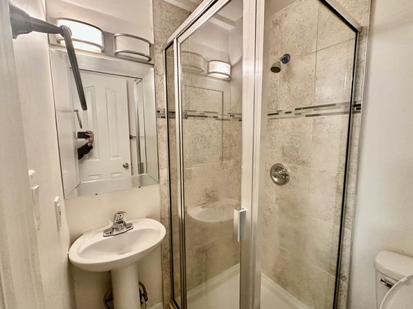 3 bedroom rental in Burnaby — photo 18