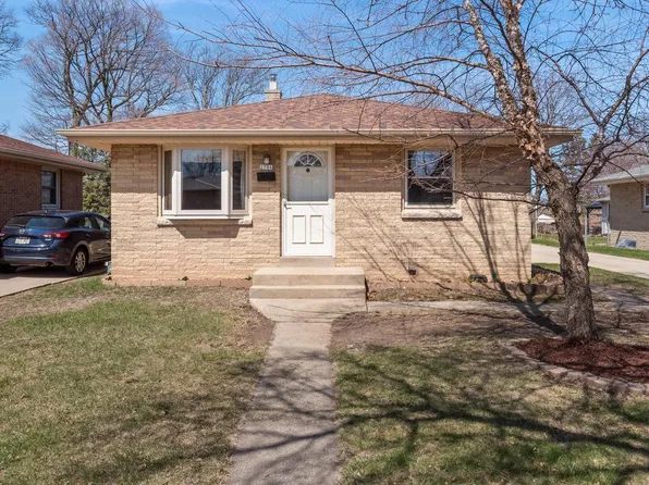 2706 East Bottsford AVENUE, Saint Francis, WI 53235