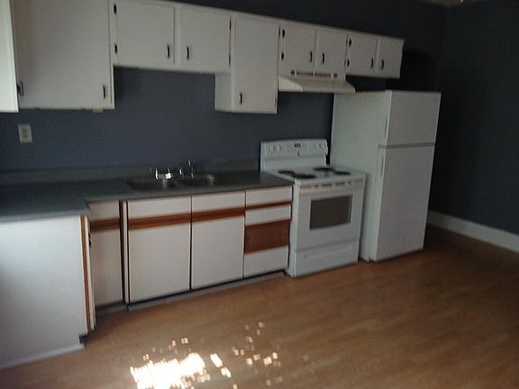 4th image of 3609 Saint Martins Pl APT 1