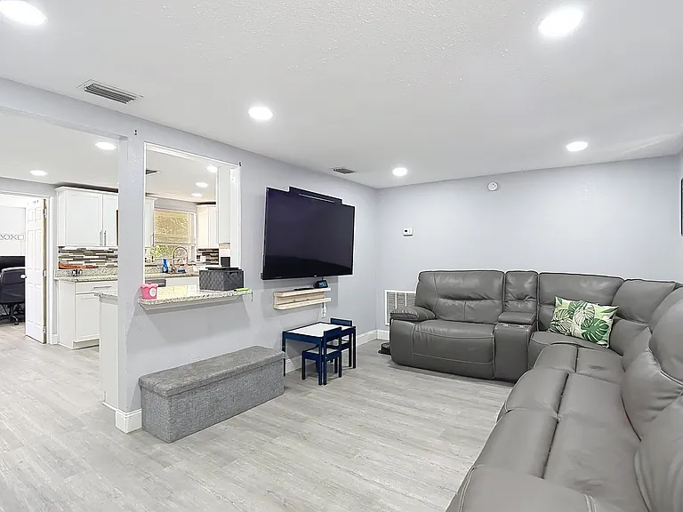 5913 Appletree Rd — Photo 30