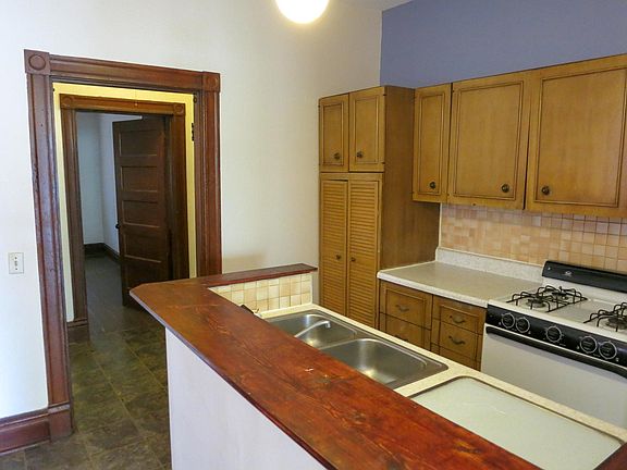 2nd image of 2821 Shenandoah Ave