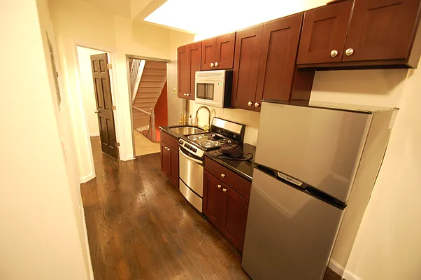 Rented by REAL New York | media 21