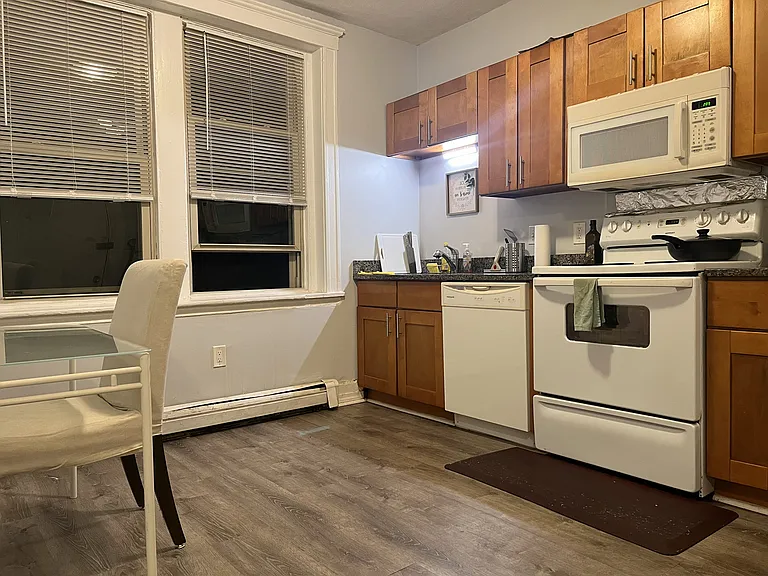 24 Ransom Rd #10 — Photo 2