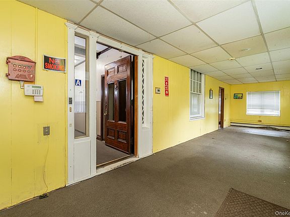 4th image of 32 Ridgeview Avenue