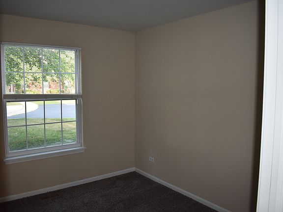 4th image of 1012 Lincolnshire Ct APT B