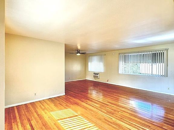 4th image of 356 Pasadena Ave #2B-1BA-950SQFT