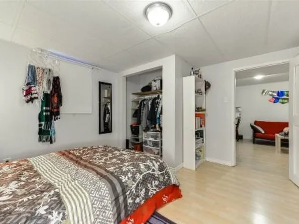 10509 University Ave NW #1A, Edmonton, AB T6E 1L2