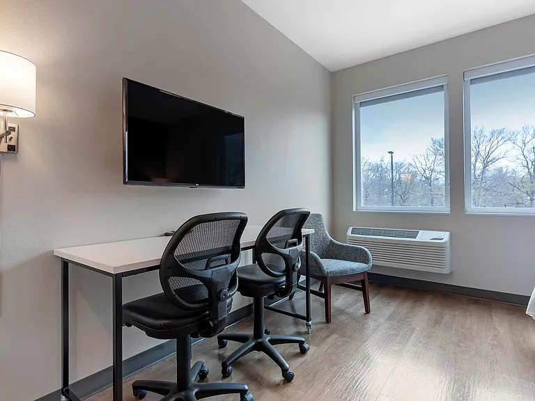 Studio Suite - 2 Queen Beds