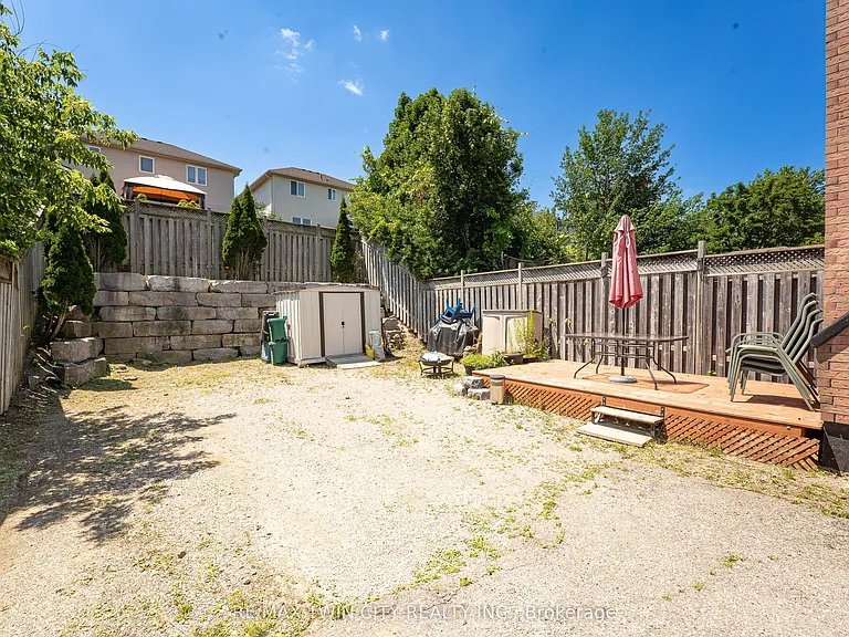 15 Milfoil Cres #B — Photo 18