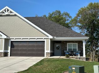 6733 Bellflower Pointe Dr, Deforest, WI 53532