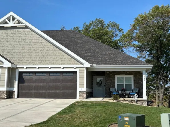 6733 Bellflower Pointe Dr, Deforest, WI 53532