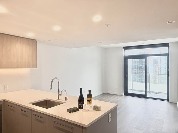 2nd image of 6608 Sussex Ave #2505