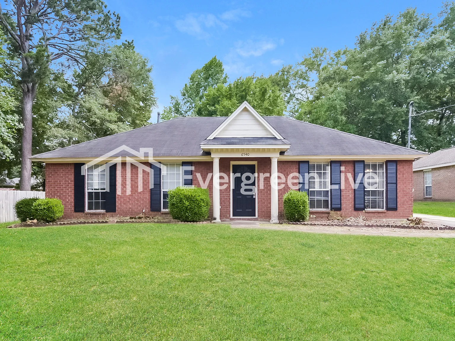3 bed, 2.0 bath, 1375 sqft, $1,345 — Photo 3