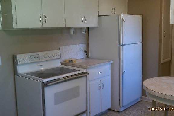 2nd image of 802 Saturn Ave
