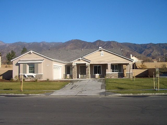 Gorgeous Single Story Home Never Lived In