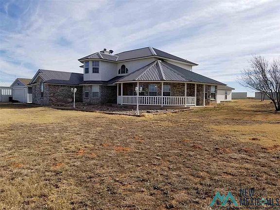 3rd image of 723 Curry Road L