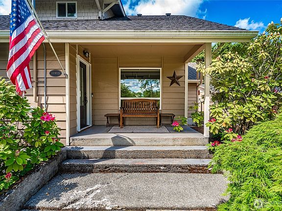 3rd image of 11915 136th Street E