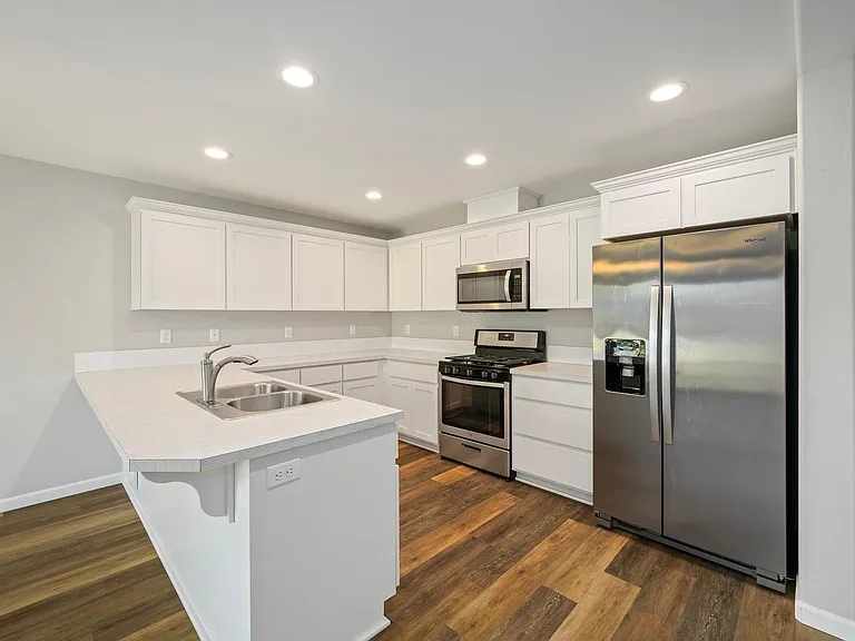 877 SE Anchor Ave #A — Photo 9