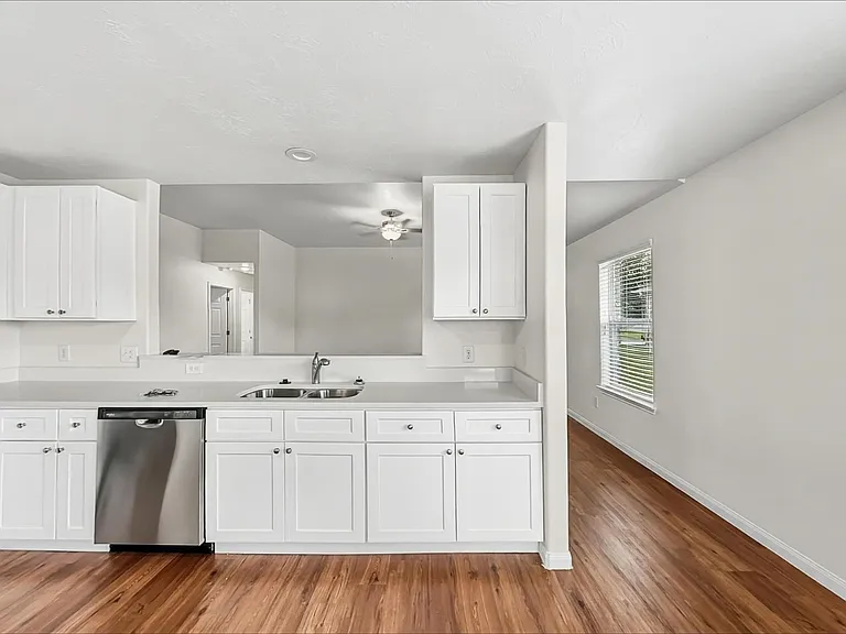 3934 Hawthorne Glen Ct — Photo 3