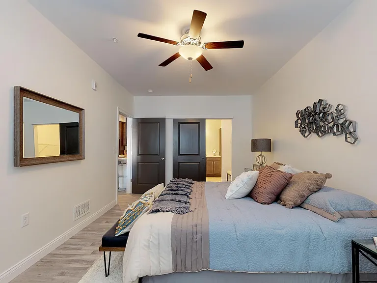 1001 Russell Blvd — Photo 12