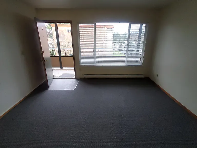 4760 22nd Ave NE #7 — Photo 12