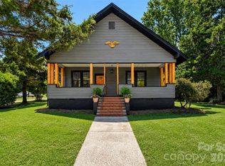 32 Pinecrest Ave, Great Falls, SC 29055