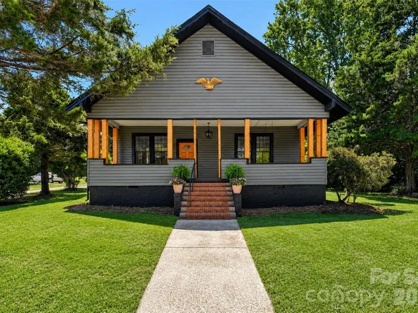 32 Pinecrest Ave, Great Falls, SC 29055