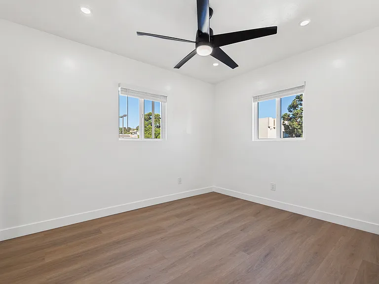1221 Vega St — Photo 10
