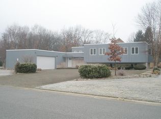 1225 Saint Andrews Dr, Schererville, IN 46375